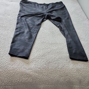 Athletic Works Black Camouflage CqpriLeggings. New Without Tags